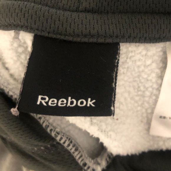 Reebok Hoodie Men Medium Gray Sweater Pullover Graphic Sportswear Logo Spell Out - Picture 7 of 10
